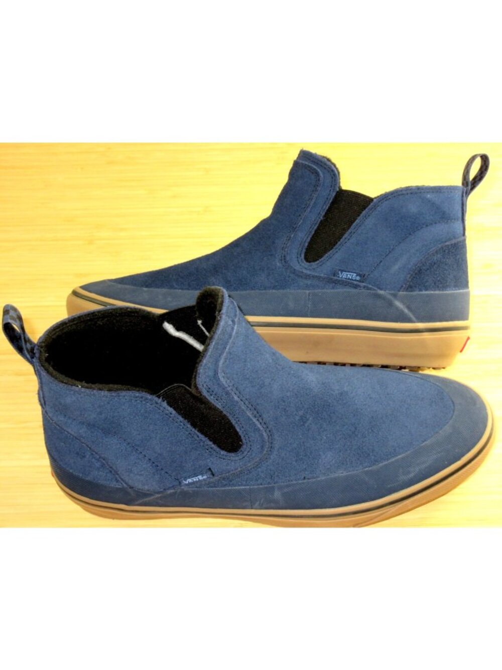 Vans Men's Mid Slip Insulated Suede Boots Dress Blues Gum Bottom Size 11 NEW
